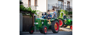 Oldtimer-Traktor-Fahren . de